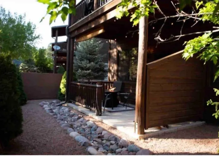 Cozy White Mountain Getaway! *